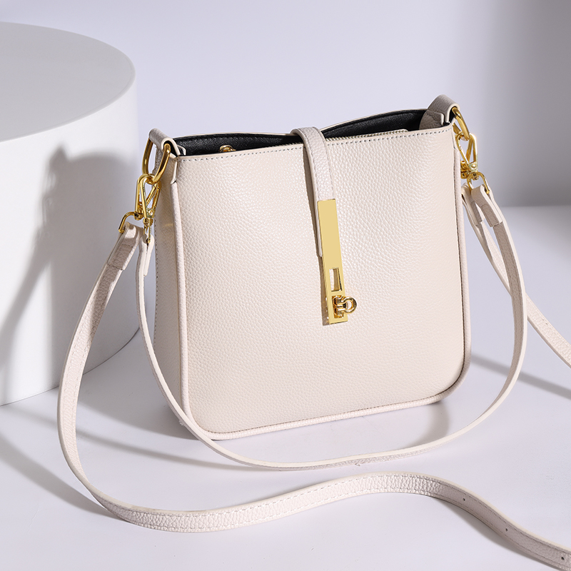 Leatherwork Ideas - Nuevo bolso de hombro de piel