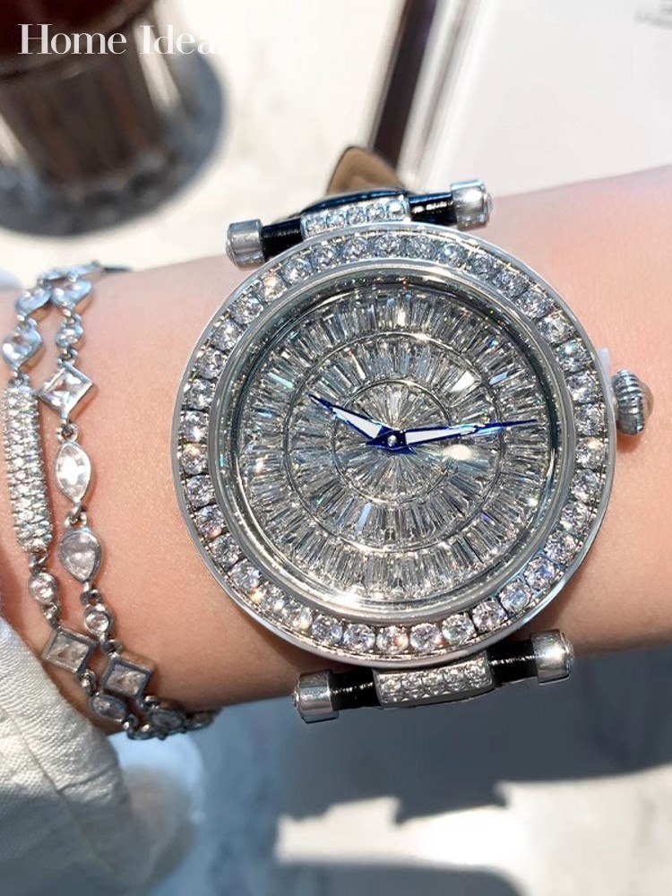 Leatherwork Ideas - Reloj de cuarzo con tachuelas de