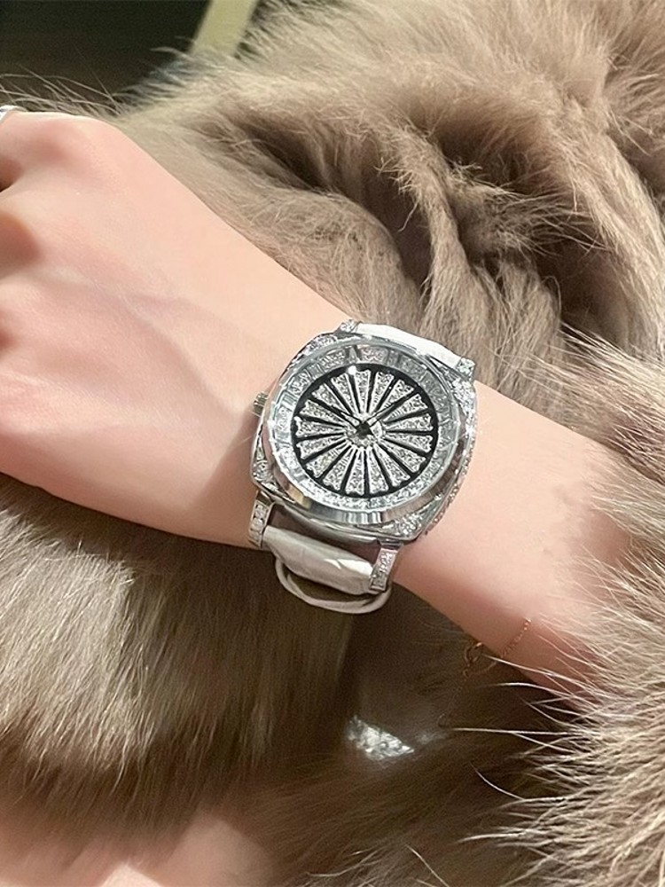 Reloj de cuarzo con diamantes  - Leatherwork Ideas reseña y precio