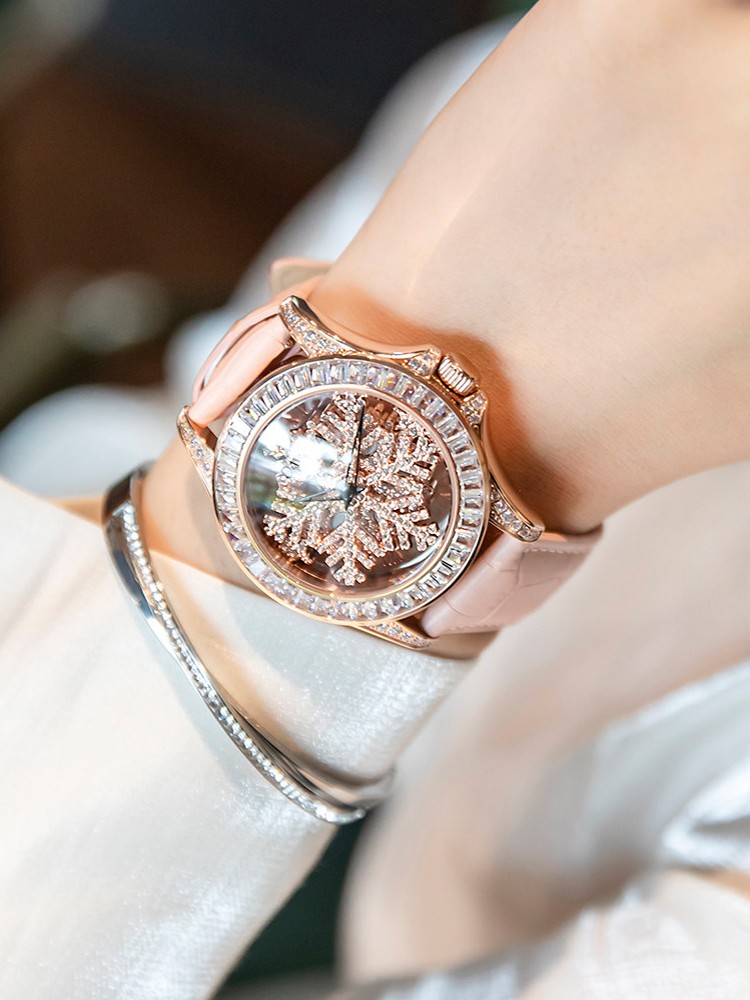 Reloj de Cuarzo con Diamantes  - Leatherwork Ideas reseña y precio