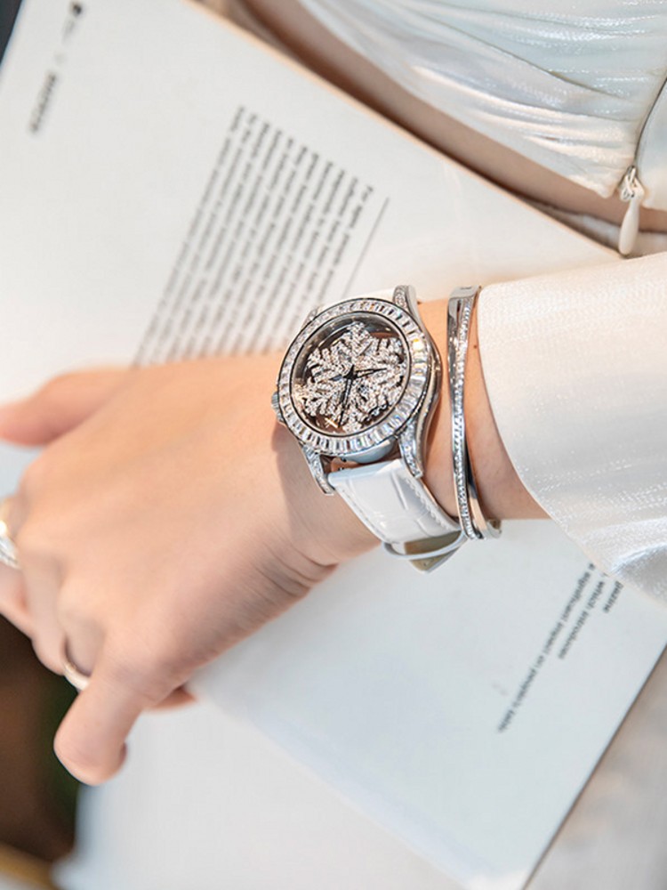 Reloj de Cuarzo con Diamantes  - Leatherwork Ideas reseña y precio